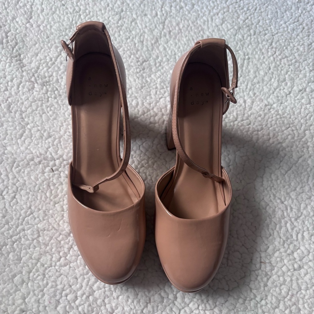Target a New Day Tan chunky Platform Heels 9 1/2 - Picture 4 of 10